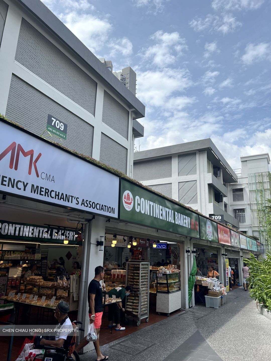 709 ANG MO KIO AVENUE 8 (D20), Shop House #461063301